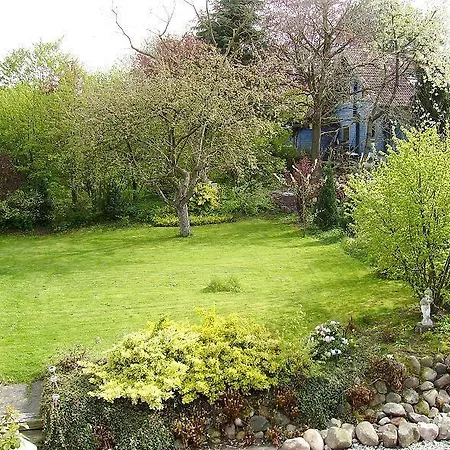 Апартаменты Ferienwohnung Im Gruenen Шарбойц